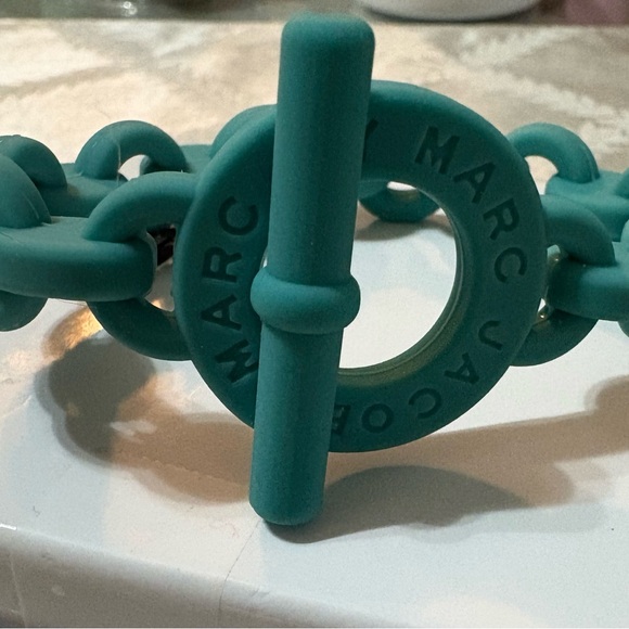 Marc by Marc Jacobs Rubber Stretch Bracelet in Aqua Lagoon - discontinued NWT - Picture 1 of 4